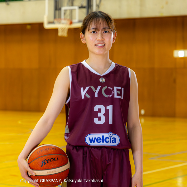 ＜ポジション＞F   ＜出身校＞新栄女子ミニバス・昭栄中学校・精華女子高等学校   ＜コメント＞攻撃力のある選手になる