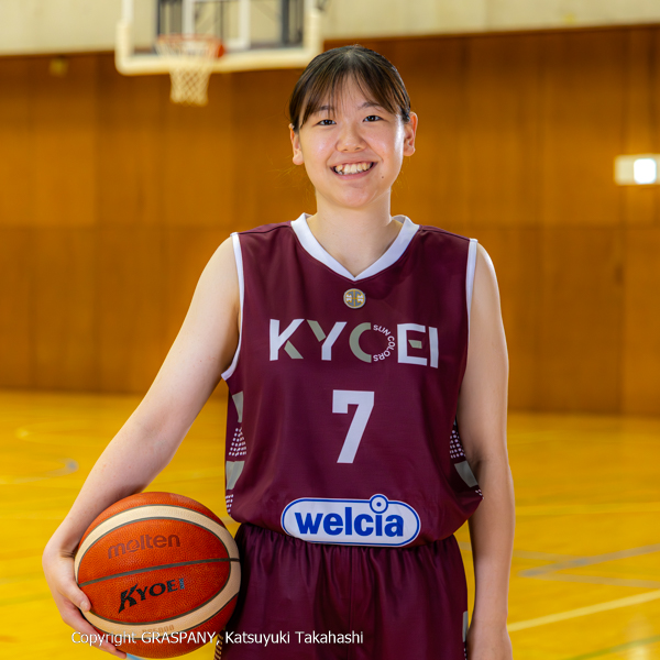 ＜ポジション＞F   ＜出身校＞福井野ミニバス・福井野中学校・札幌山の手高等学校   ＜コメント＞見てる人を楽しませる選手になる